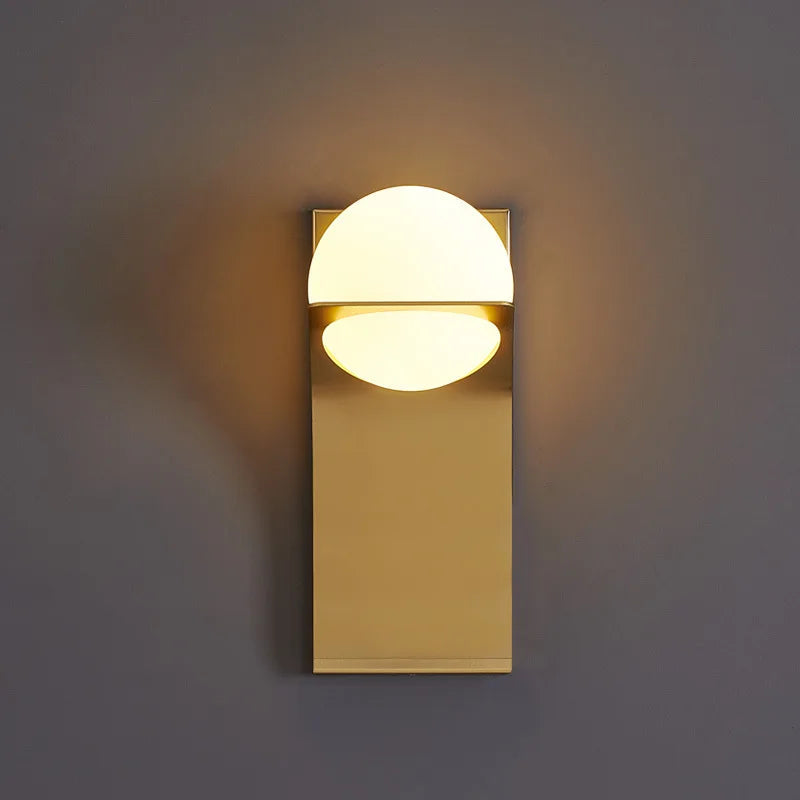 **Moderne Wandlampe Anti-Moskito** – **Elegante Außenbeleuchtung mit Insektenschutz** 1
