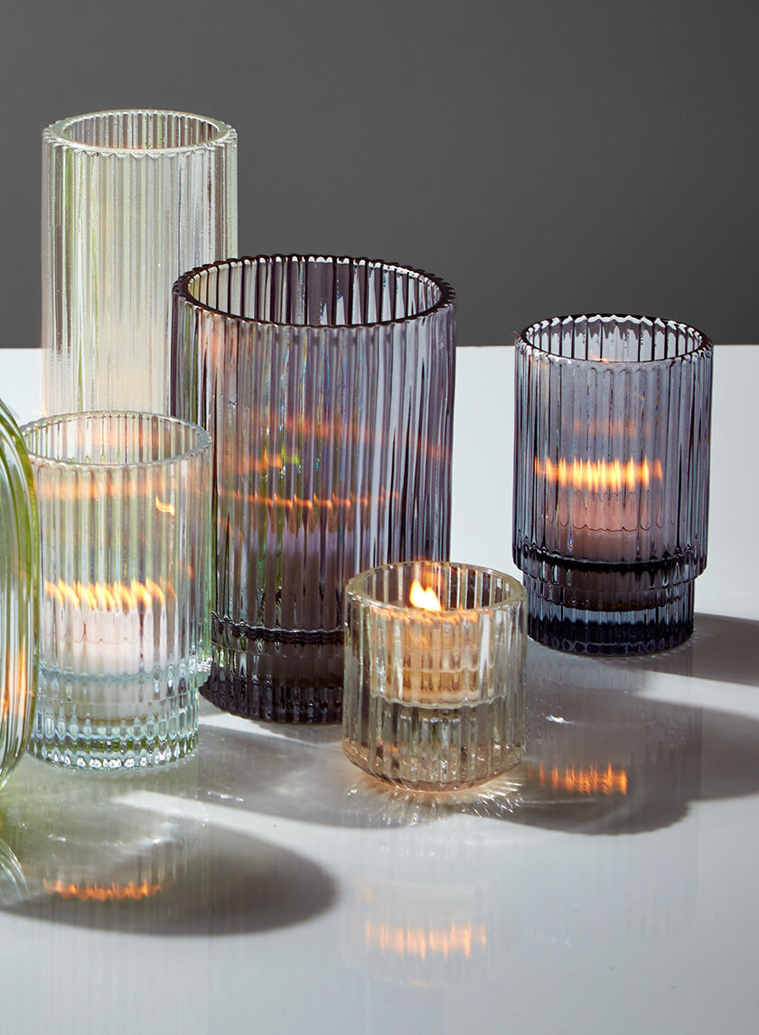 Votivkerzenhalter Aus Rauchfarbenem Plisseeglas – Einladendes Licht Für Besondere Anlässe 2