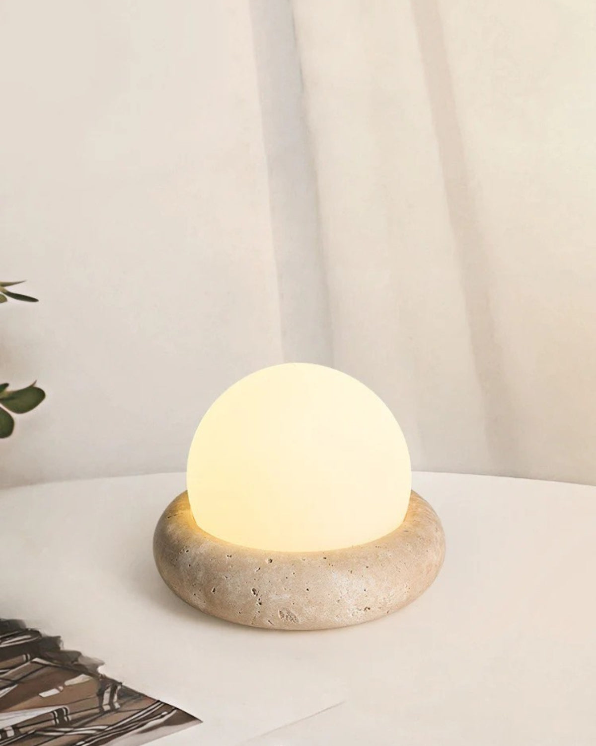 Minimalistische Tischlampe Naturstein – Sanfte Lichtkugel