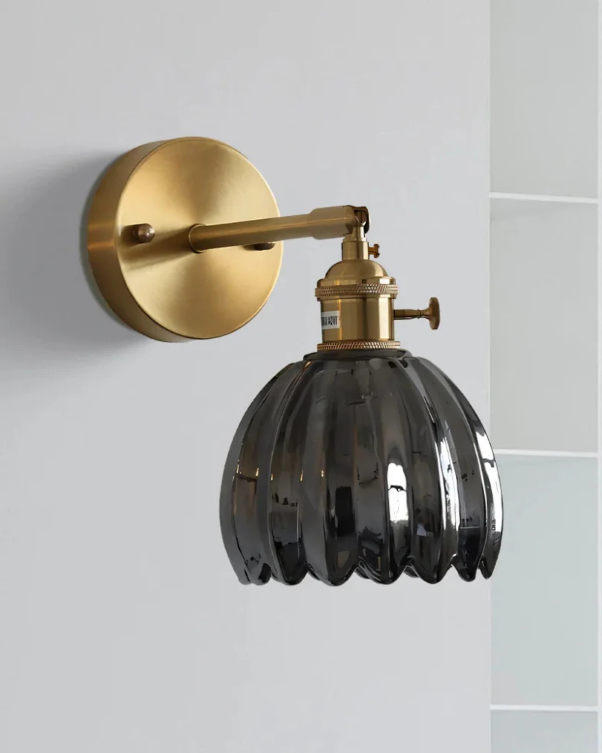 Wandleuchte Glaskuppel Vintage – Sanftes Licht mit Klassischer Note