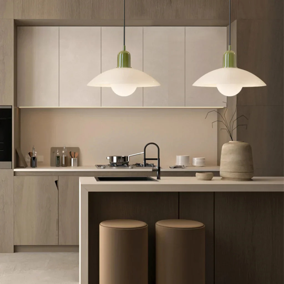 Bauhaus-Pendelleuchte - Zeitloses Metall-Design