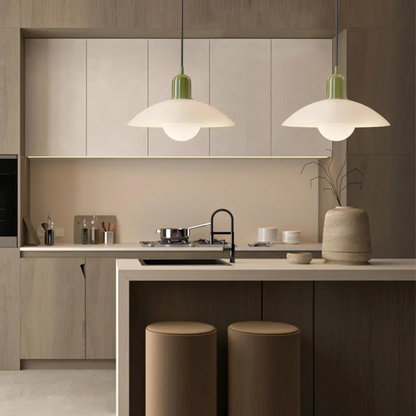 Bauhaus-Pendelleuchte - Zeitloses Metall-Design