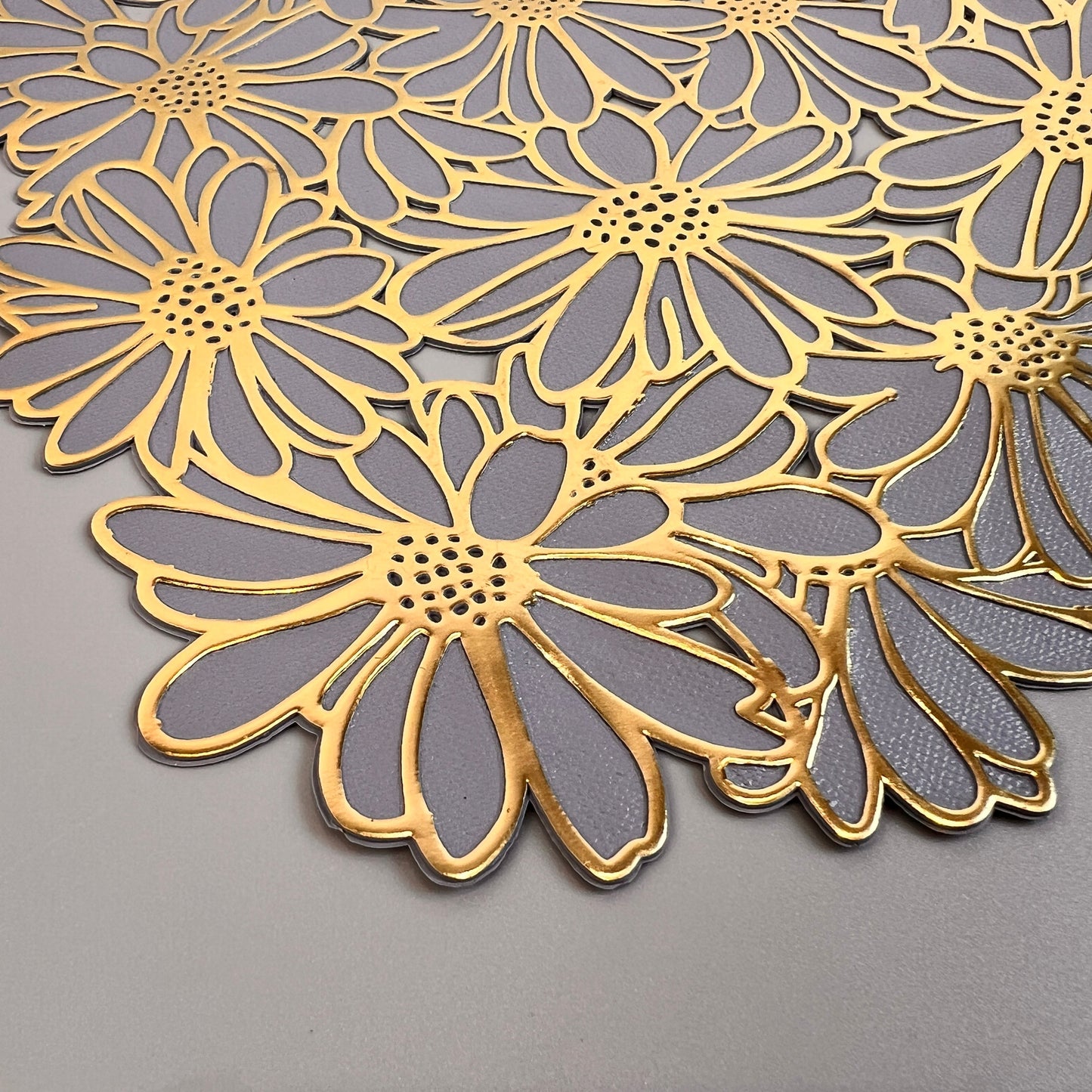 Abwaschbare Tischsets Goldenes Blumendesign – Stilvolle Eleganz Für Jedes Essen 2