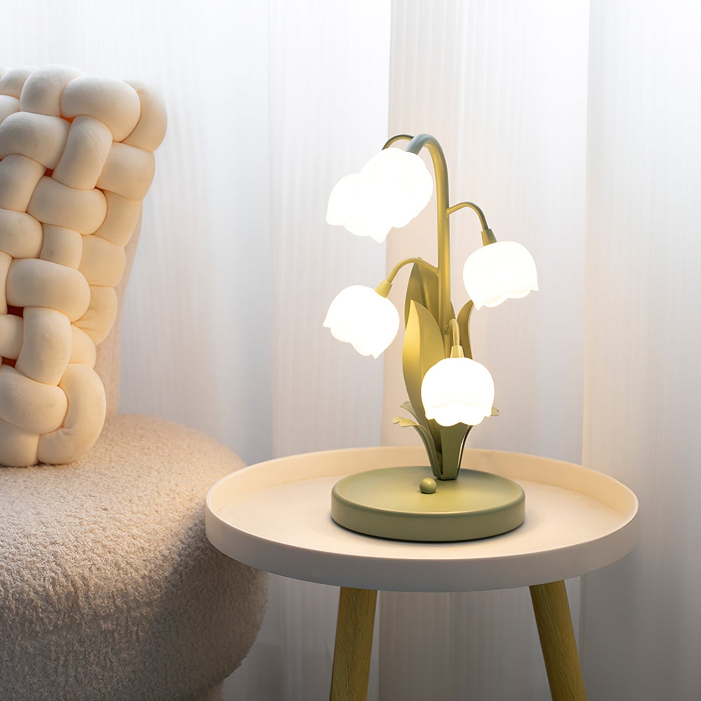 **Bell Orchid Tischlampe – Elegantes Design mit Farbakzenten** 2