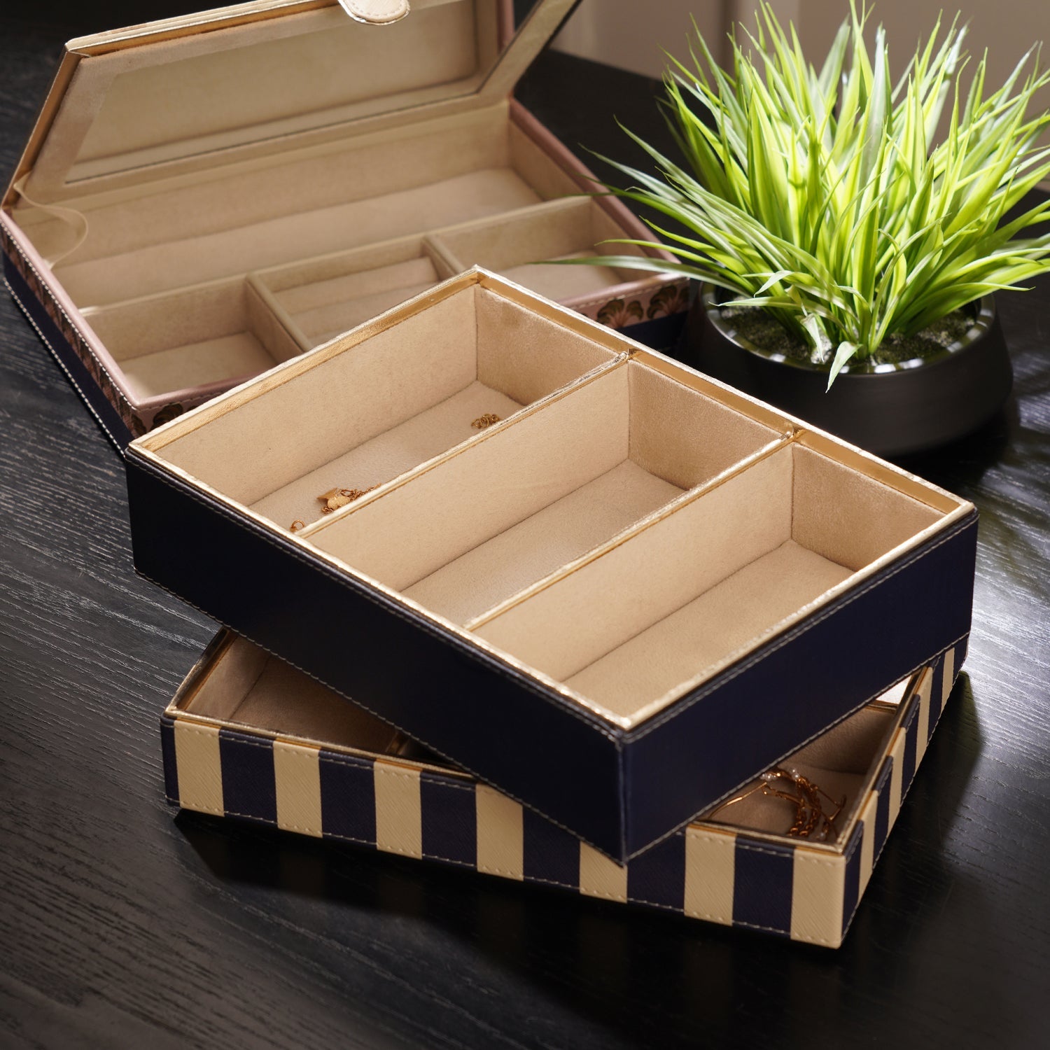 Blauer Solene Schmuck Organizer – Stilvolle Aufbewahrung Für Elegante Accessoires 0
