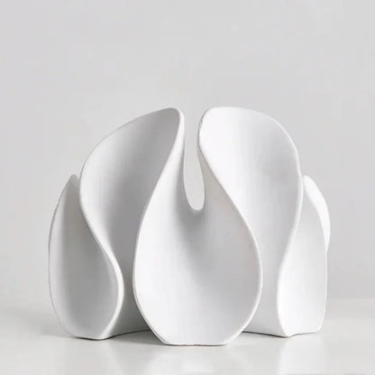 Bloom Wave Skulptur aus Kunstharz – Elegante Wellenform für Modernes Design 0