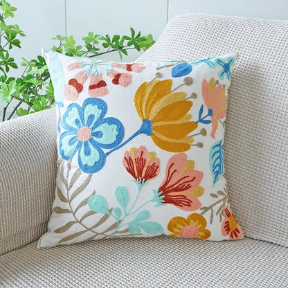 Bloom & Thrive Kissenbezüge – Handgestickte Blumenmuster für Einladende Wohnräume 8