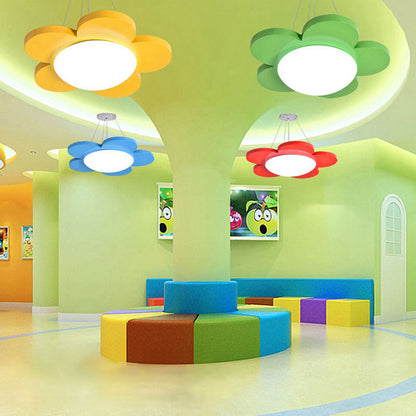 **Blumenförmige Hängeleuchte für Kinderzimmer – Farbenfrohe Lichtakzente** 10