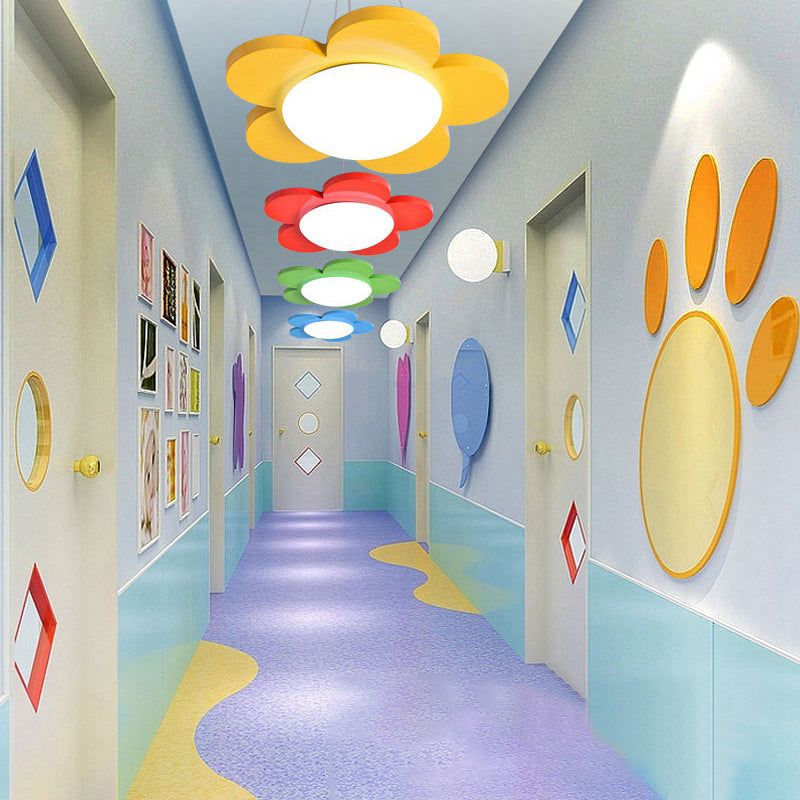 **Blumenförmige Hängeleuchte für Kinderzimmer – Farbenfrohe Lichtakzente** 4
