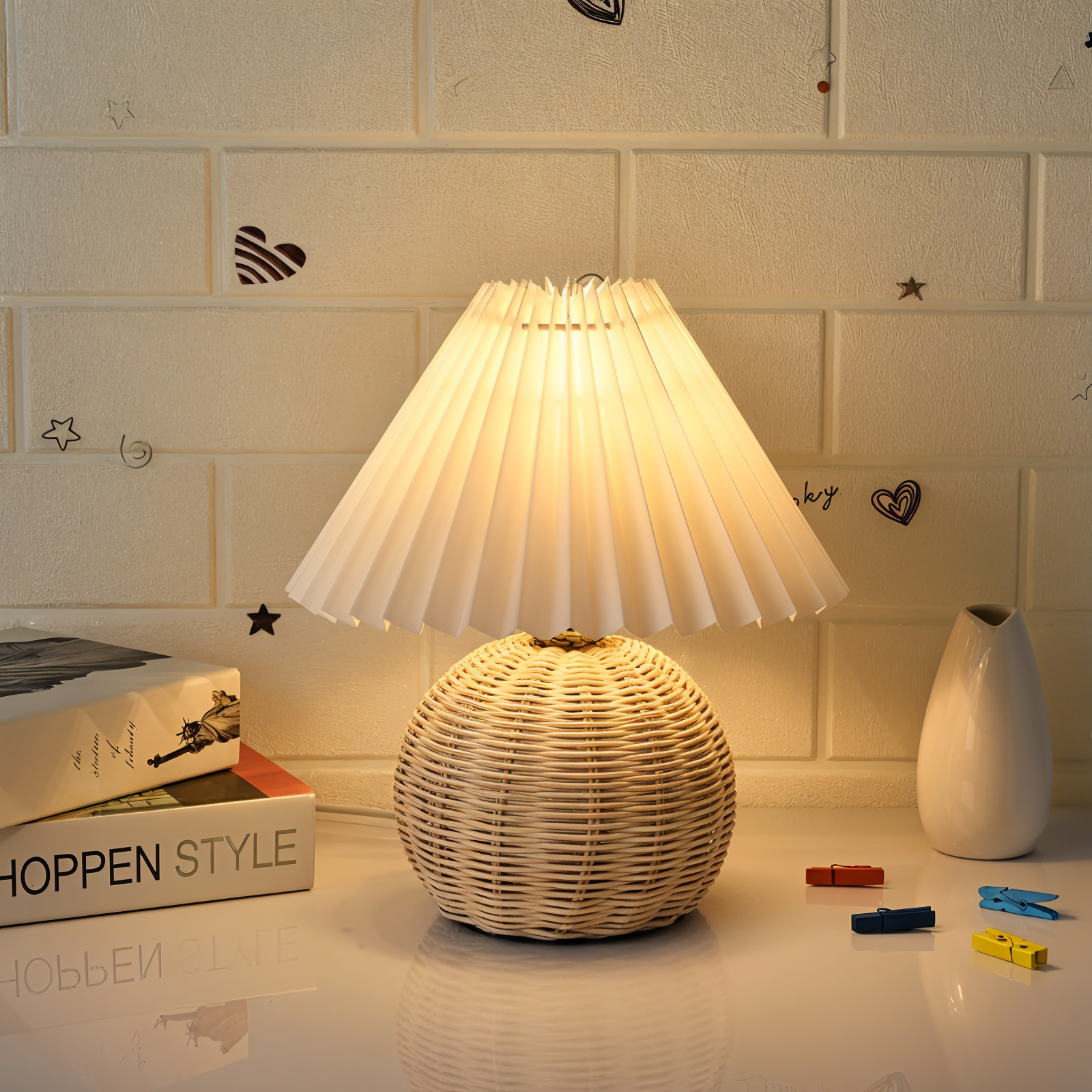 Brolly Plissierte Tischlampe Rattan – Gemütliche Beleuchtung Für Ihr Zuhause 3