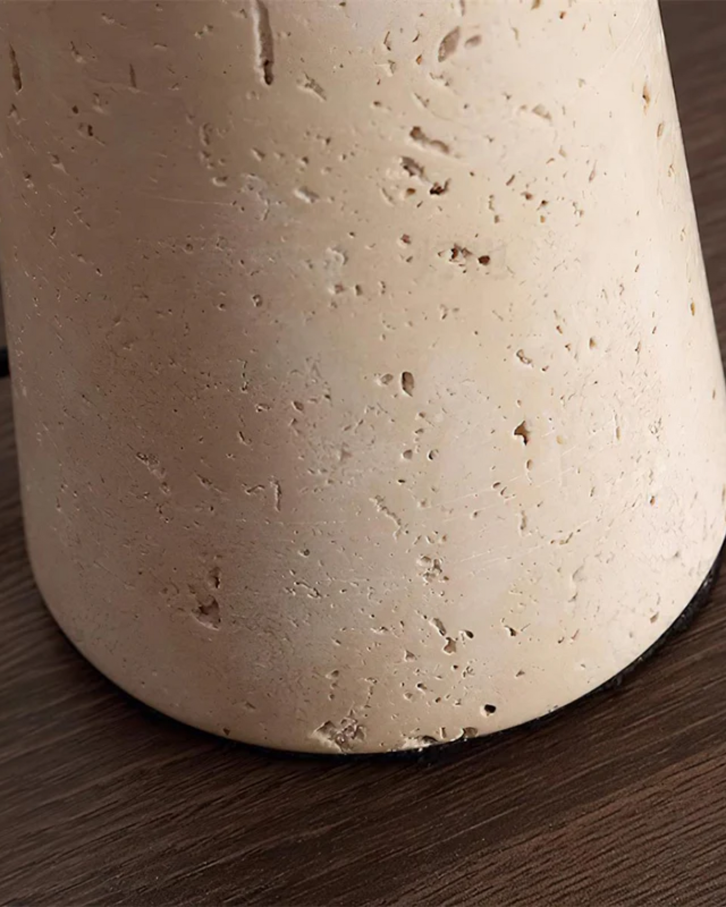 Minimalistische Tischlampe - Stilvolle Akzentbeleuchtung