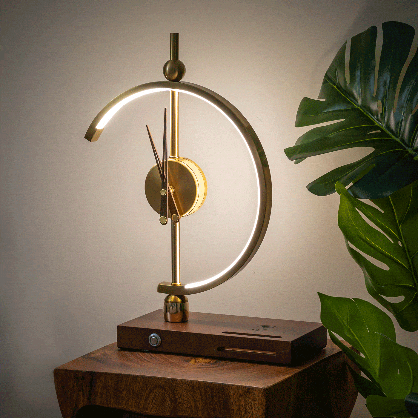 Chronos Kabellose Ladeuhr-Tischlampe – Elegante Beleuchtung Mit Praktischen Funktionen 1
