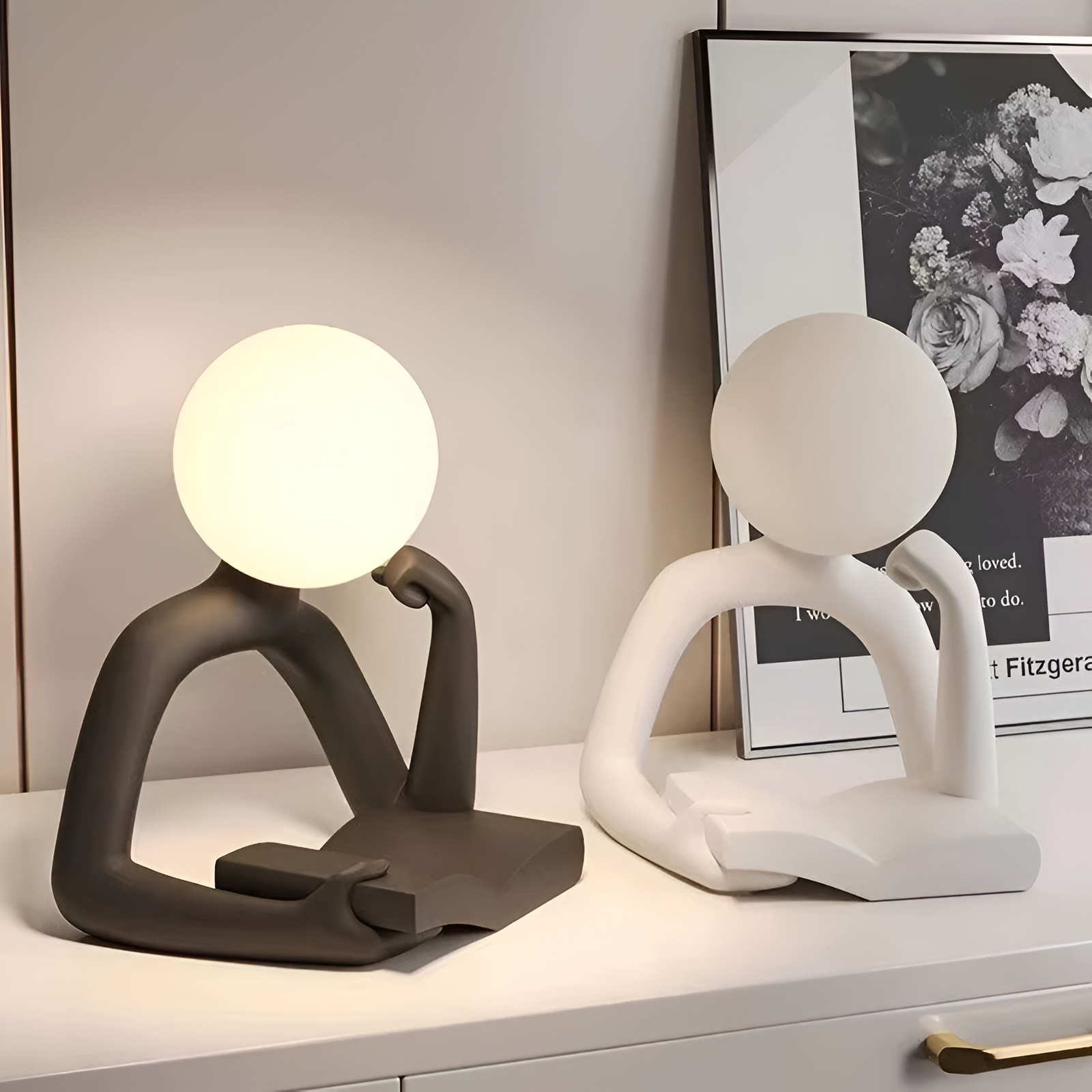 Denker Mond Skulptur Tischlampe – Künstlerische Lichtquelle für Stilbewusste 1