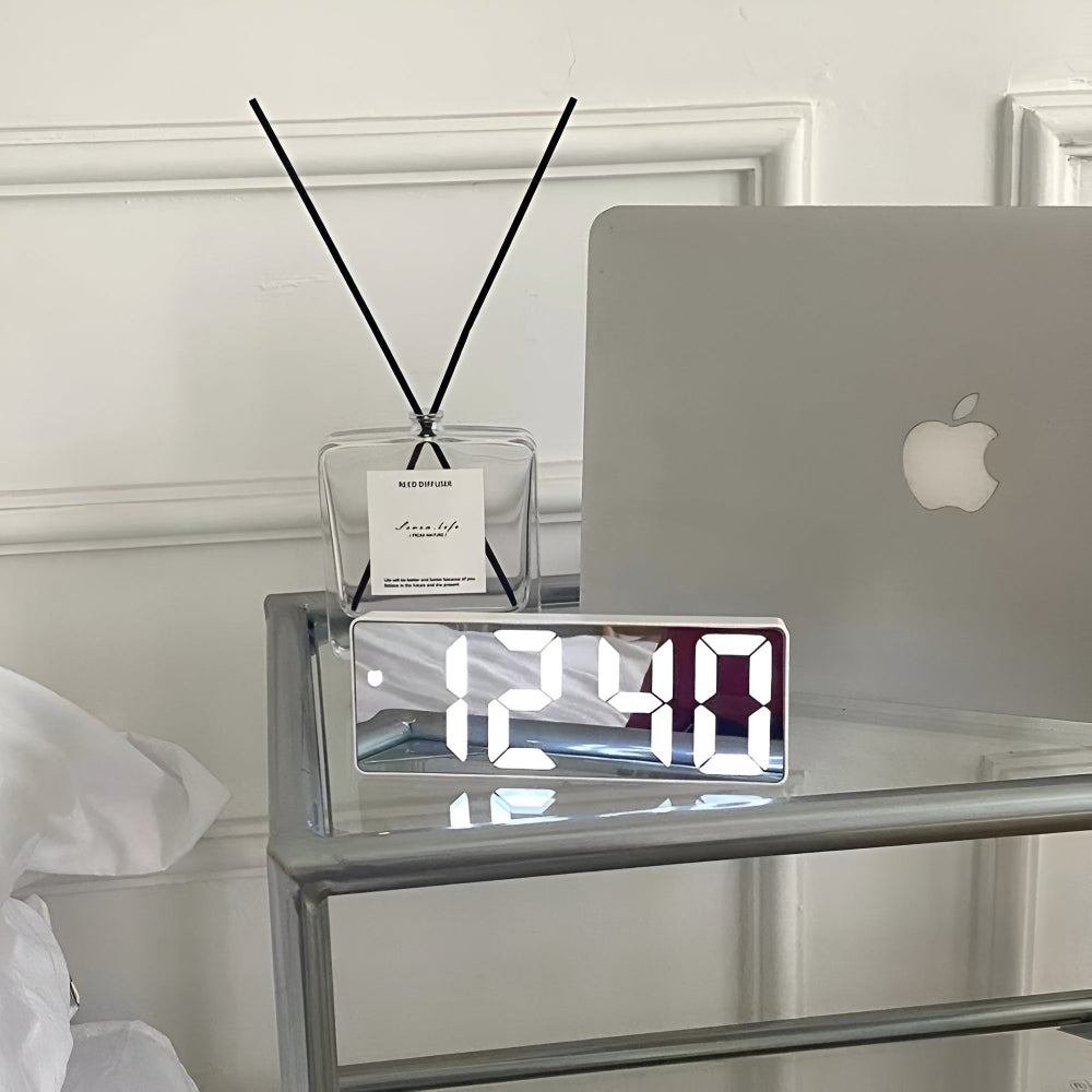 Digitaler LED-Spiegelwecker Mit Schlummerfunktion – Elegante Zeitansage Für Ihr Zuhause 1