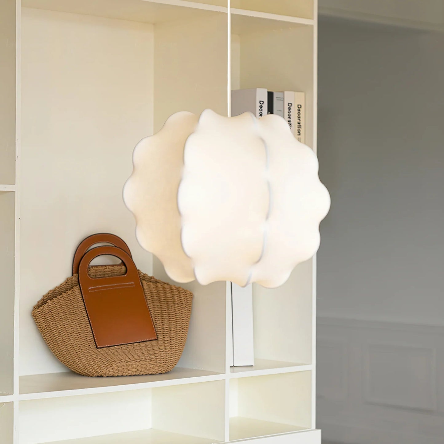Elegante Pendelleuchte Aus Gewellter Seide – Sanfte Lichtakzente Für Romantische Abende 3