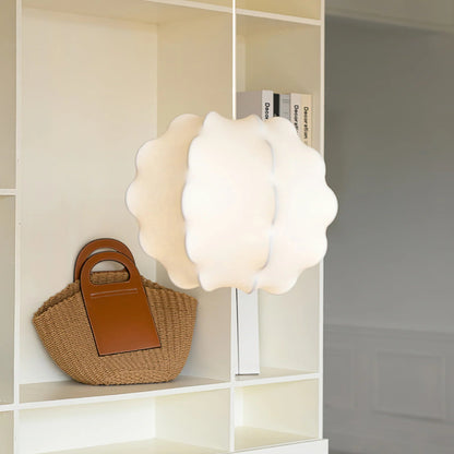 Elegante Pendelleuchte Aus Gewellter Seide – Sanfte Lichtakzente Für Romantische Abende 3