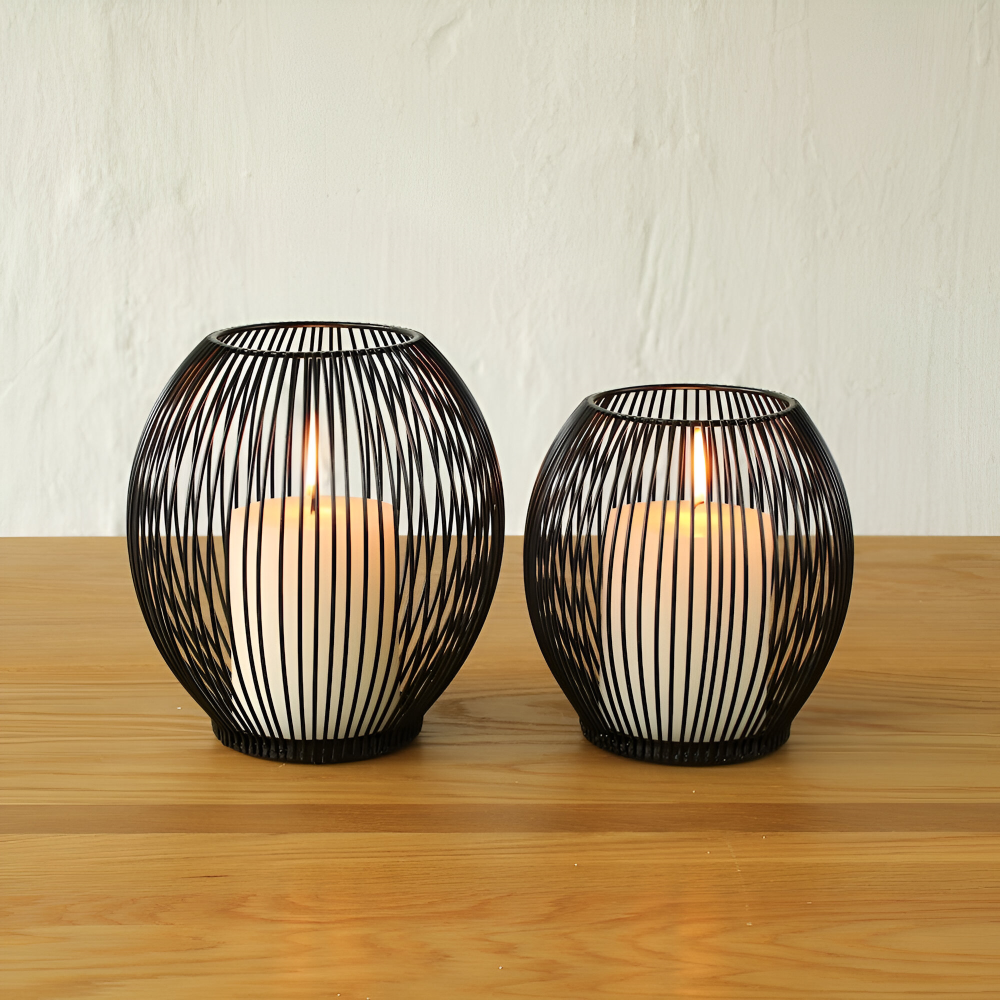 Elegante Schwarze Metalllaterne – Stilvolles Lichtspiel Für Ihr Zuhause 4