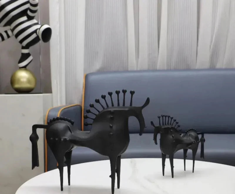 **Equinox Pferdeskulpturen Aus Metall – Skulpturale Eleganz Für Ihr Zuhause** 7