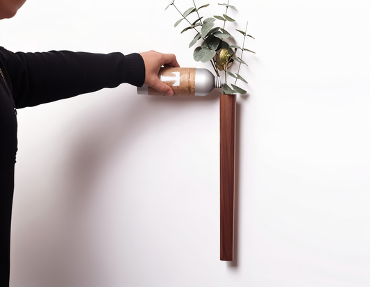 FrischFloret Wandvase Schwarznuss & Buchenholz – Elegante Blumenpräsentation Für Ihr Zuhause 1