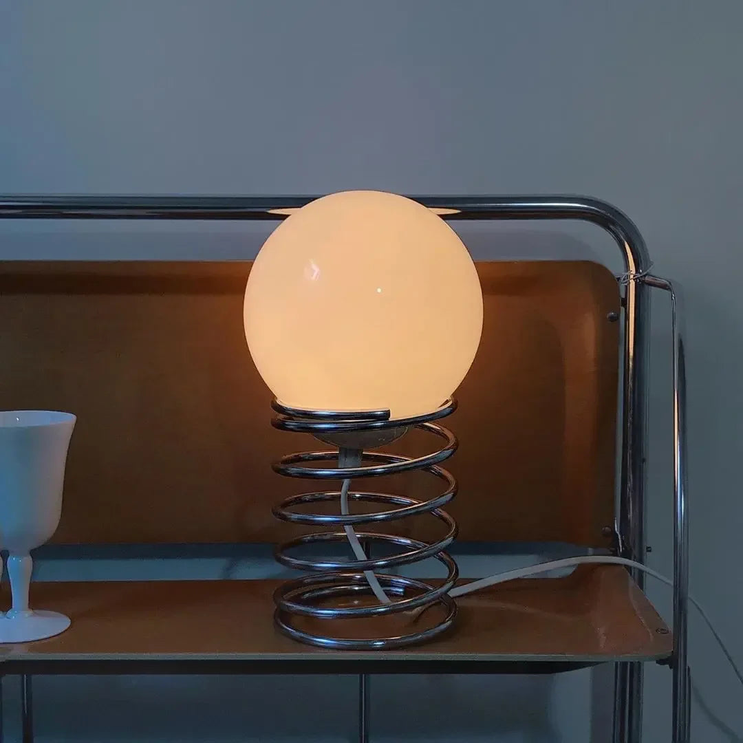 Frühling Inspiriertes Bauhaus-Tischlampe – Elegante USB-Beleuchtung für Jeden Raum 3