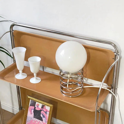 Frühling Inspiriertes Bauhaus-Tischlampe – Elegante USB-Beleuchtung für Jeden Raum 7