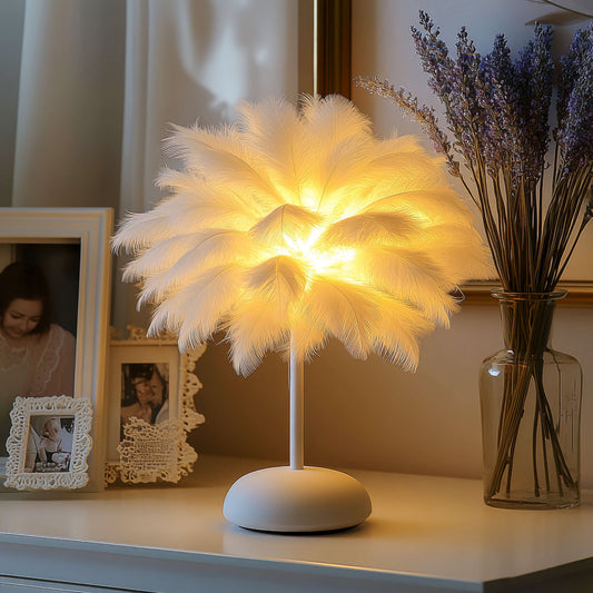 **GEFIEDERTE FANTASIELAMPE** – Elegante LED Tischlampe mit Naturinspiriertem Design 1