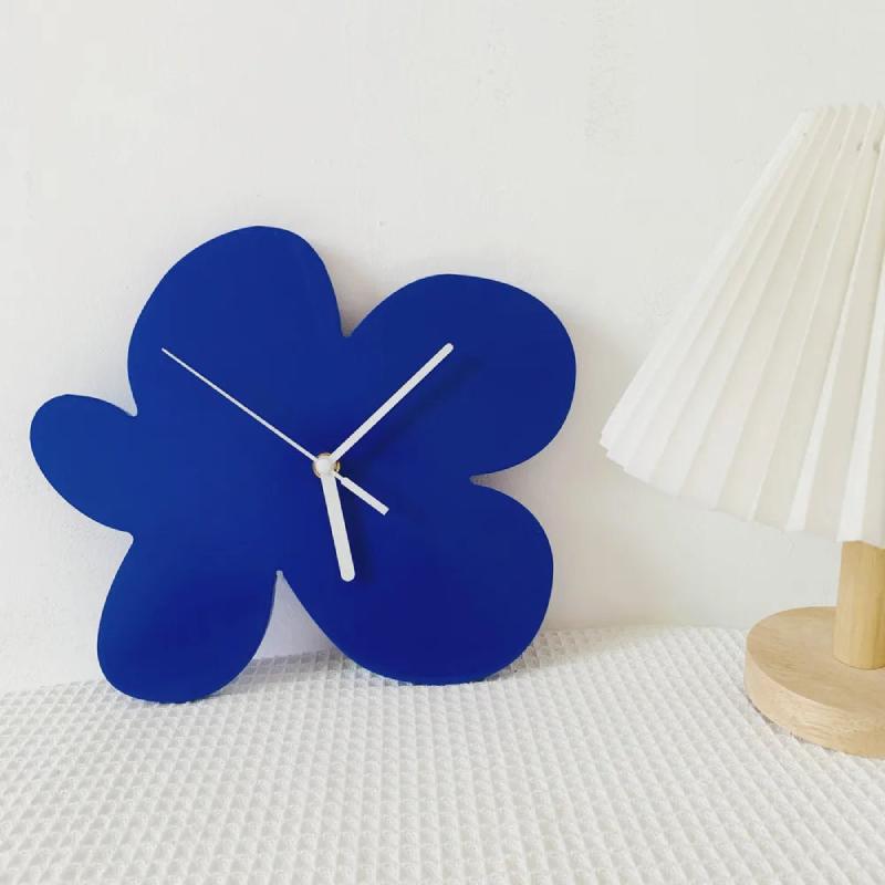 Geometrische Wanduhr Holz Blau – Stilvolles Design für Ihr Zuhause 3