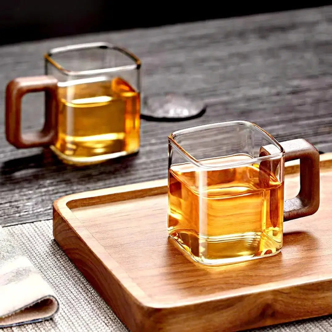 Glasbecher Mit Quadratischem Holzgriff – Stilvolles Trinkerlebnis Mit Modernem Design 1