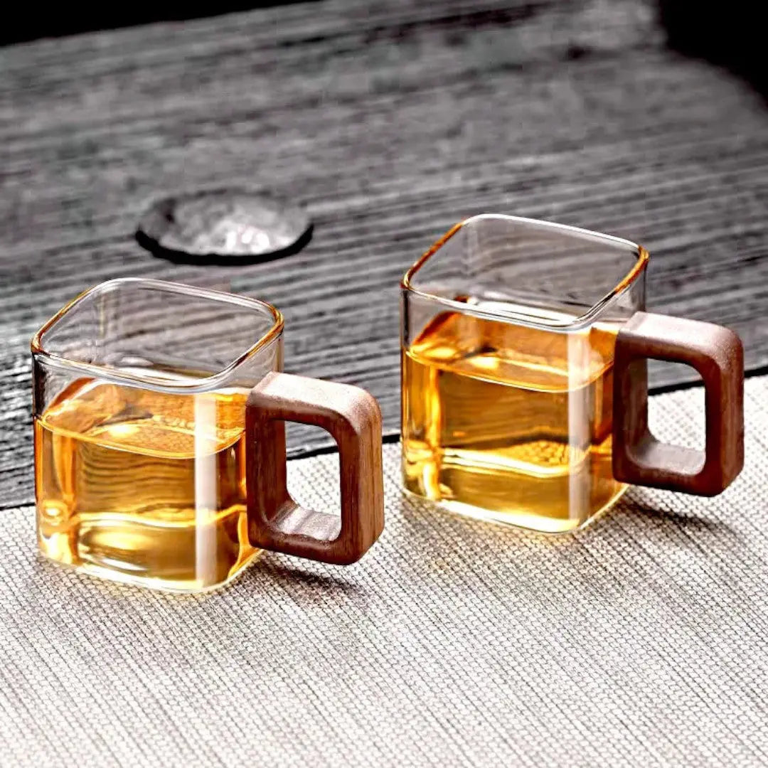 Glasbecher Mit Quadratischem Holzgriff – Stilvolles Trinkerlebnis Mit Modernem Design 5