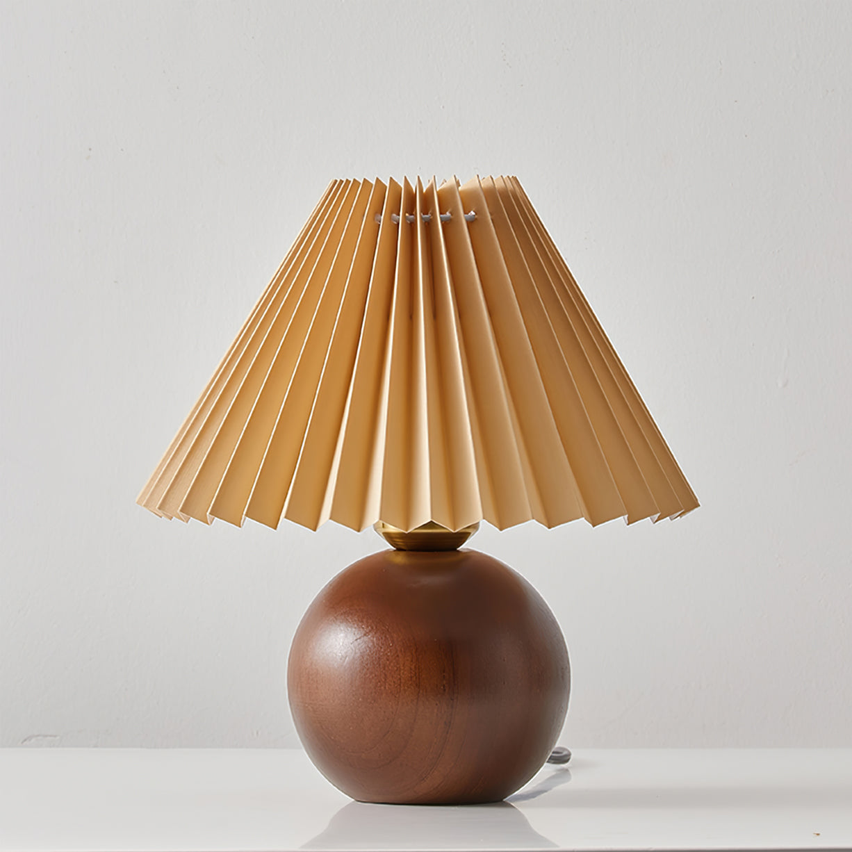 **HADDIE TISCHLAMPE – Stilvolles Design für Gemütlichkeit** 1