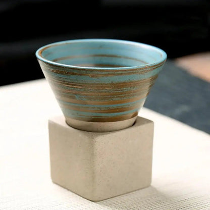 Handgefertigte Kegelförmige Espressotasse – Elegantes Japanisches Design für Genuss 9