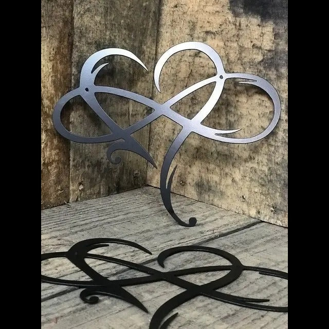 IronEcho Handgeschmiedete Unendlichkeitsherz-Wandskulptur – Ausdruck Von Ewiger Liebe 3