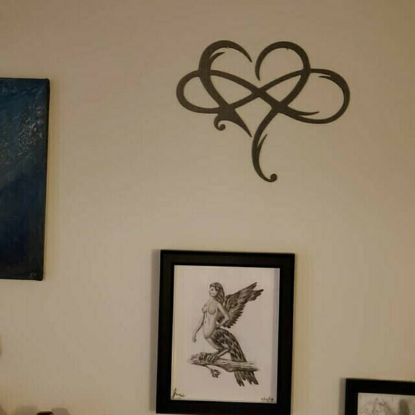 IronEcho Handgeschmiedete Unendlichkeitsherz-Wandskulptur – Ausdruck Von Ewiger Liebe 6