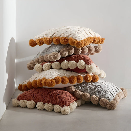 **KISSENBEZUG MIT QUASTEN – ELEGANTES POMPOM-DESIGN FÜR JEDEN RAUM** 1
