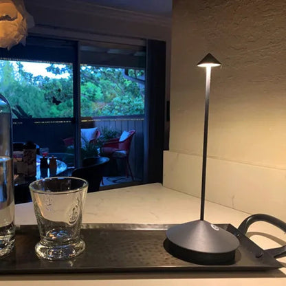 Kabellose LED-Tischlampe ClarityGlow – Elegante Lichtakzente für Ihr Zuhause 8