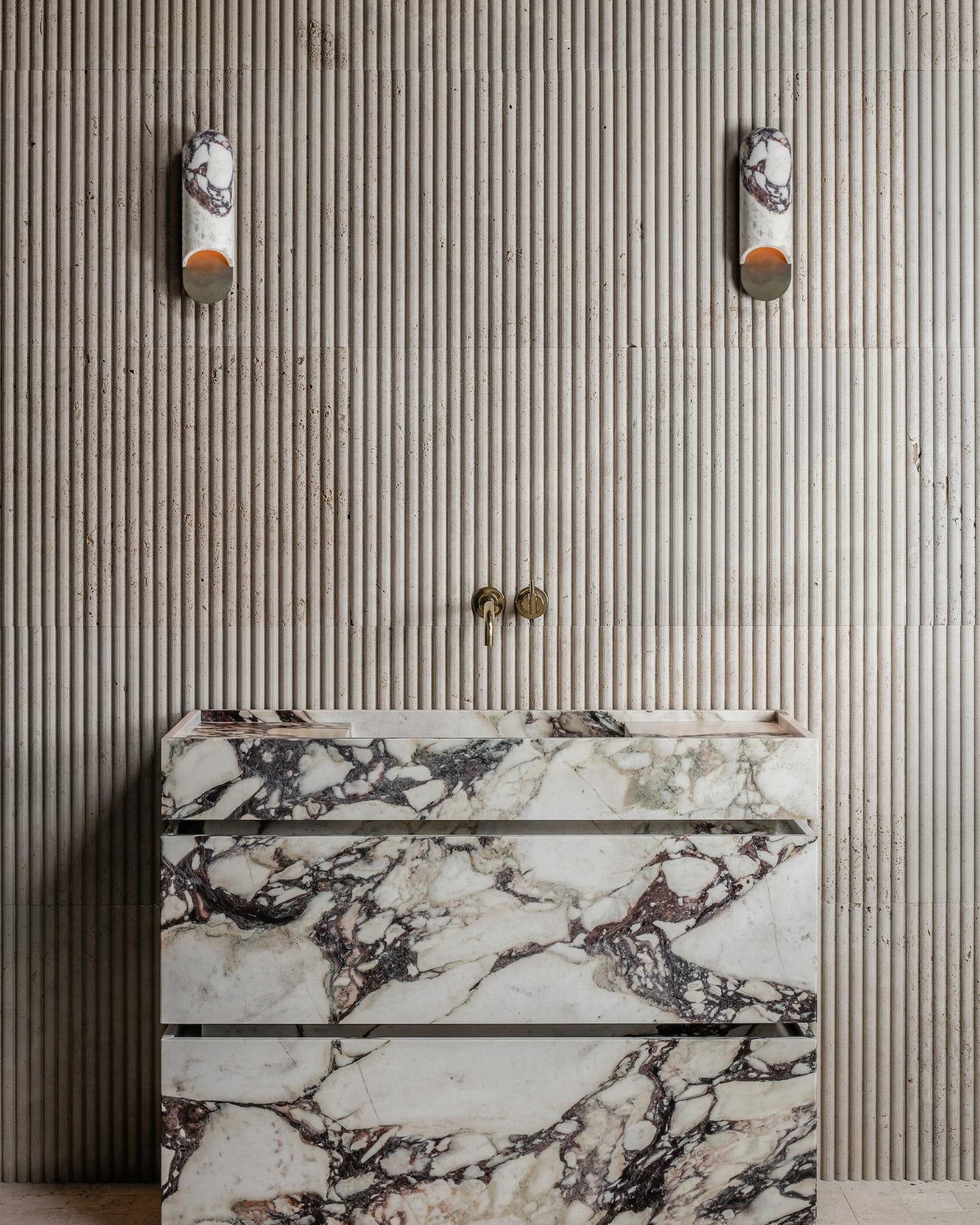 Kapsel Wandleuchte – Elegantes Design Mit Luxuriösem Flair 6