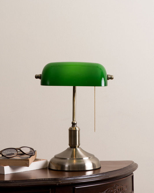 Klassische Bankerlampe Grüner Glasschirm – Elegantes Licht Für Beruhigende Momente 1