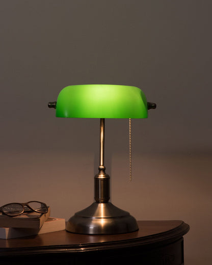 Klassische Bankerlampe Grüner Glasschirm – Elegantes Licht Für Beruhigende Momente 2