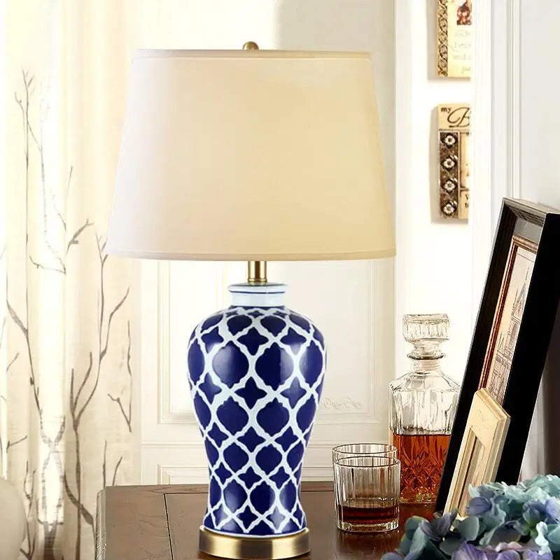 Klassische Blaue Keramiklampe – Stilvolle Tischleuchte für Elegantes Ambiente 2