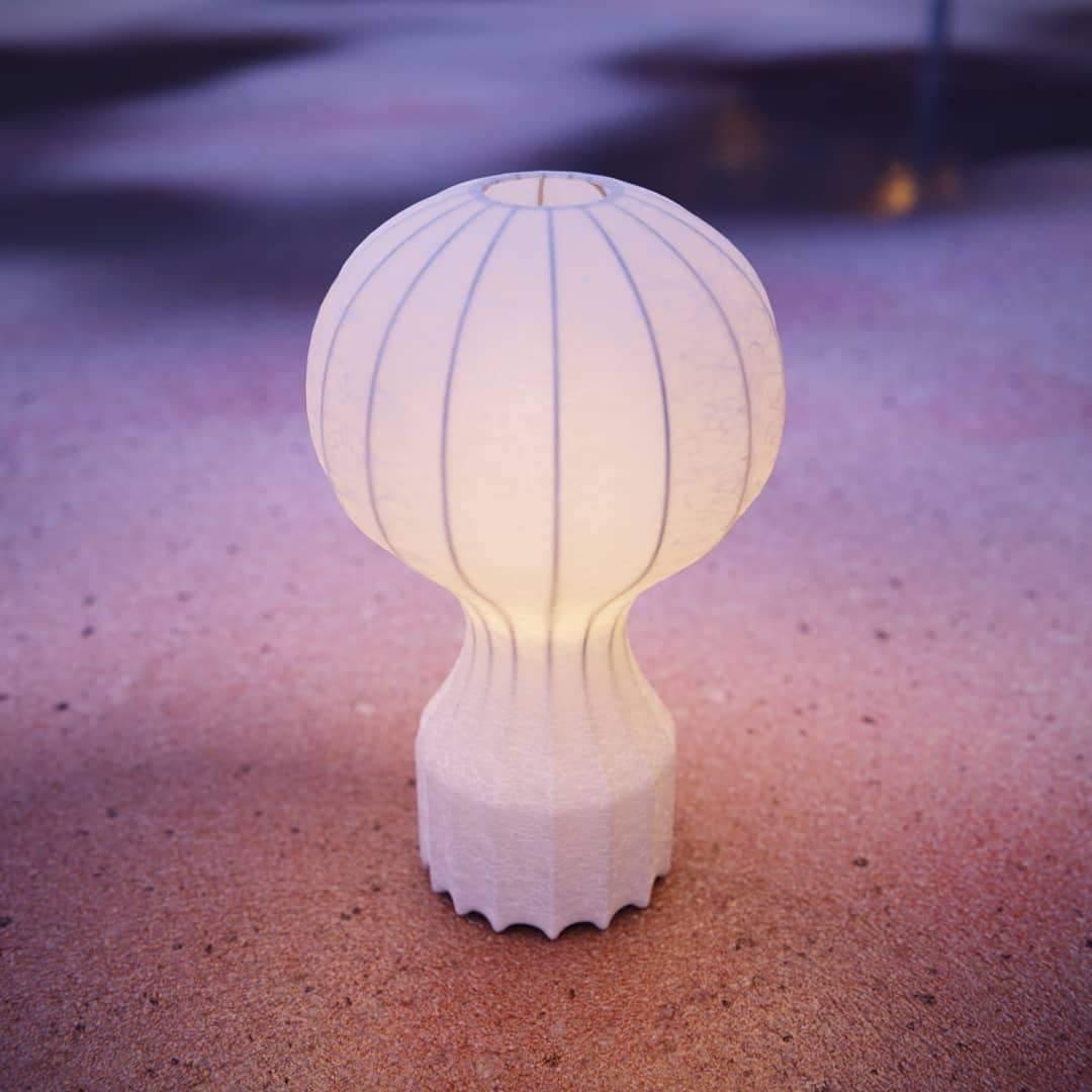 Klassische Tischlampe Aus Ballonseide – Zeitloser Charme Für Elegante Räume 1
