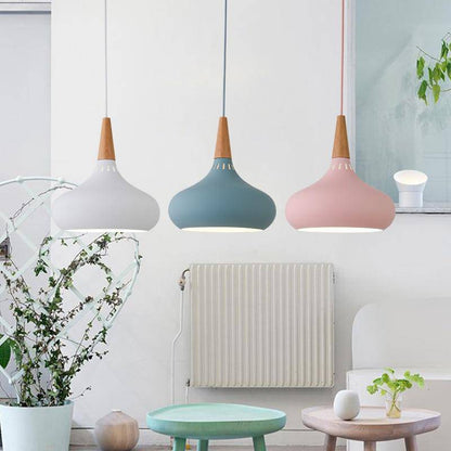 **LED-Pendelleuchte Metall und Holz – Stilvolle Beleuchtung für Ihr Zuhause** 4