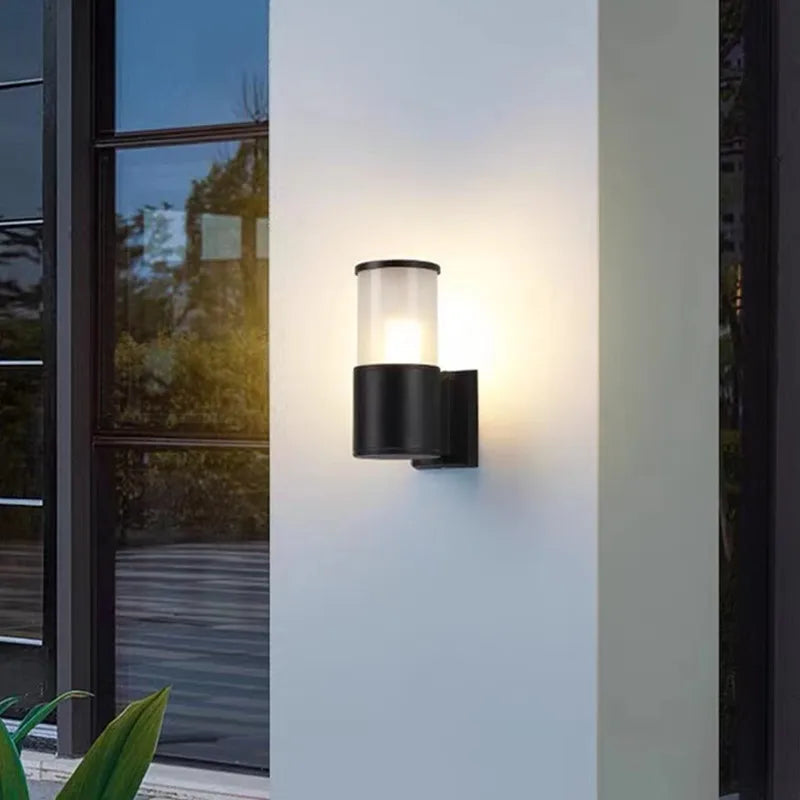 **LED-WANDLEUCHTE IM FREIEN – Wasserdichte Gartenbeleuchtung für Stil und Sicherheit** 1
