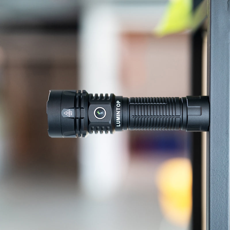 Lumintop W2 2-in-1 LED Taschenlampe – Robuste Vielseitigkeit Für Outdoor-Abenteuer 6
