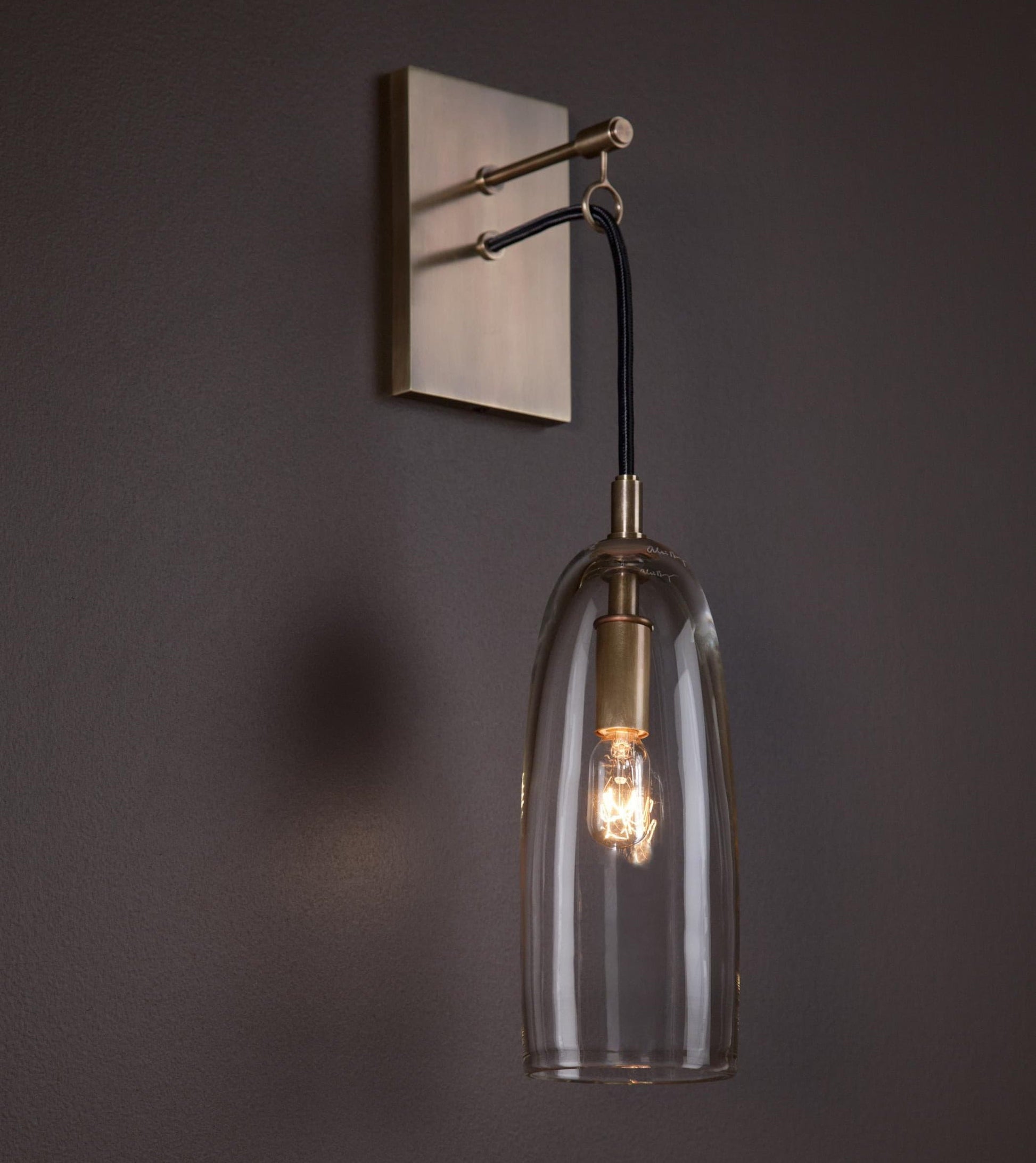 Lure Wandlampe – Stilvolle Beleuchtung für Elegante Räume 8