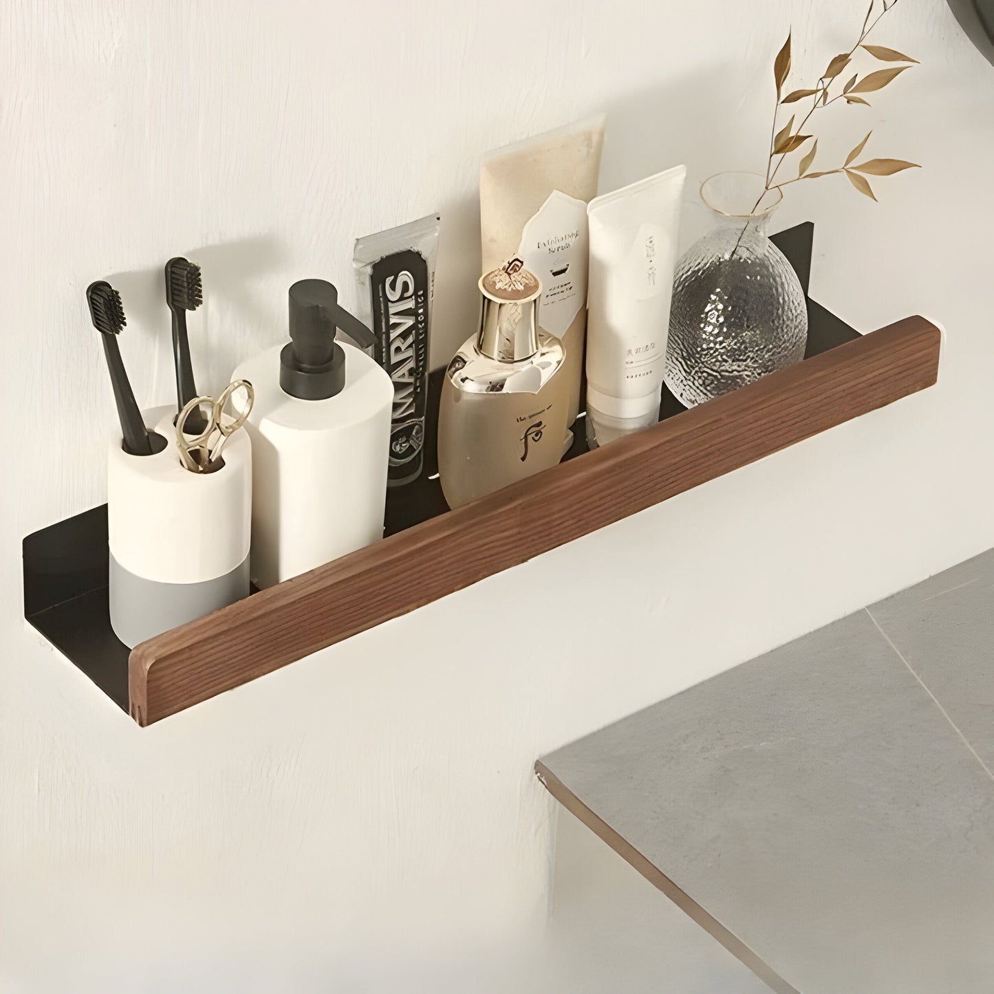LuxeWood Badezimmerregal aus Massivholz – Elegantes Design für Stil und Ordnung 1