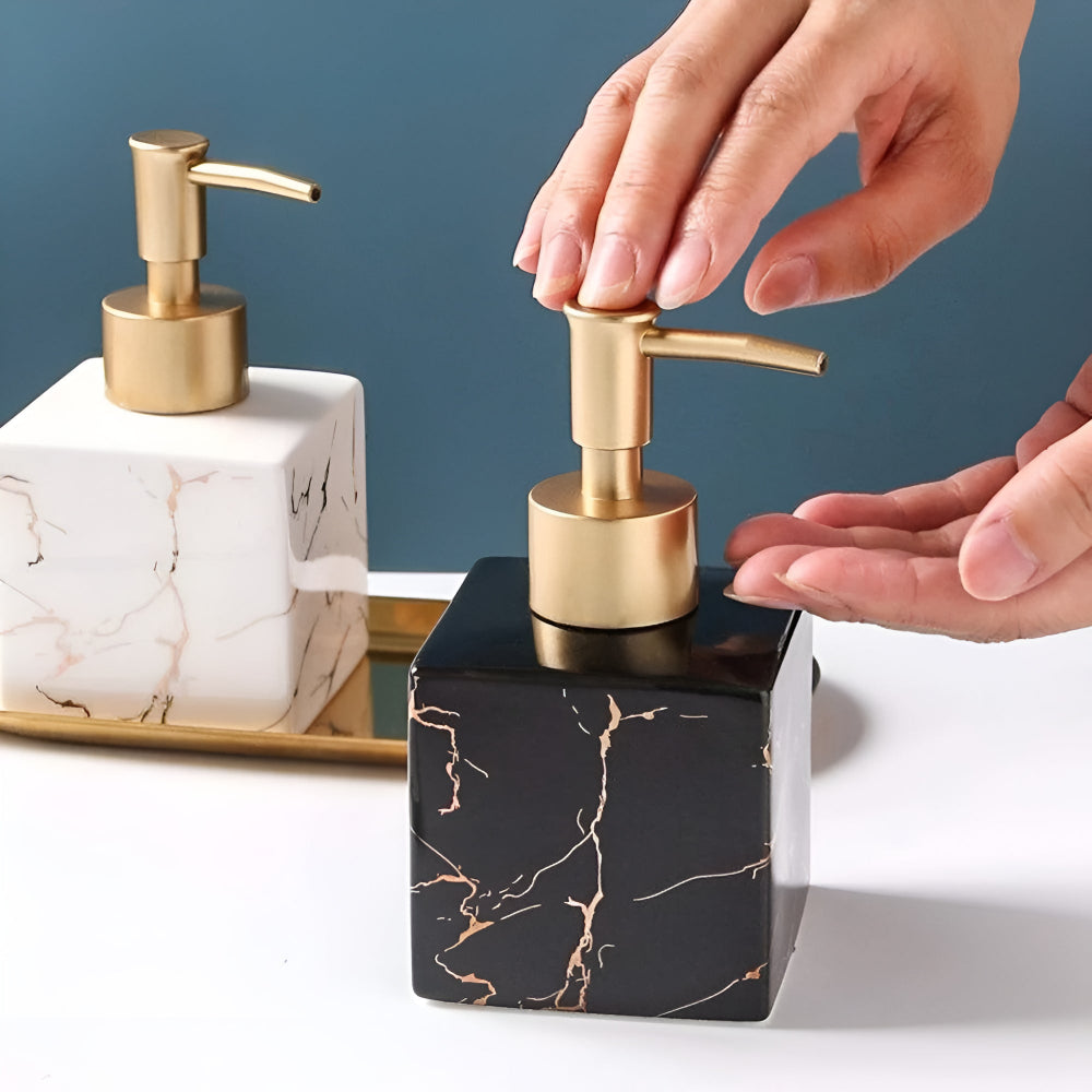 Marmor Seifenspender Mattgold – Elegante Badezimmerakzentuierung 1
