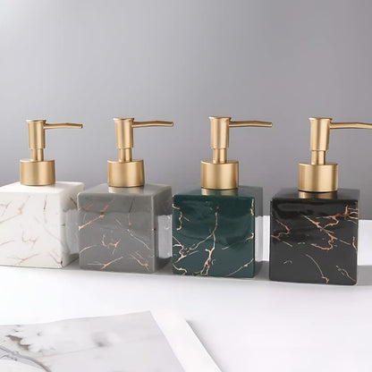 Marmor Seifenspender Mattgold – Elegante Badezimmerakzentuierung 3