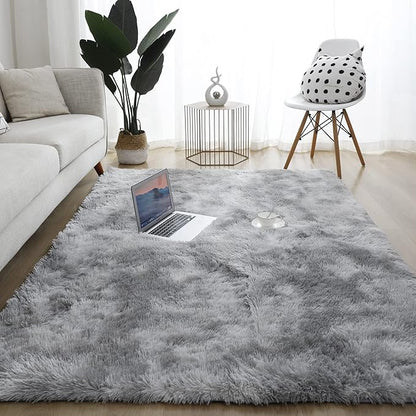Mittelteppich Aus Grauem Kunstpelz – Weiche Eleganz Für Ihr Wohnzimmer 0
