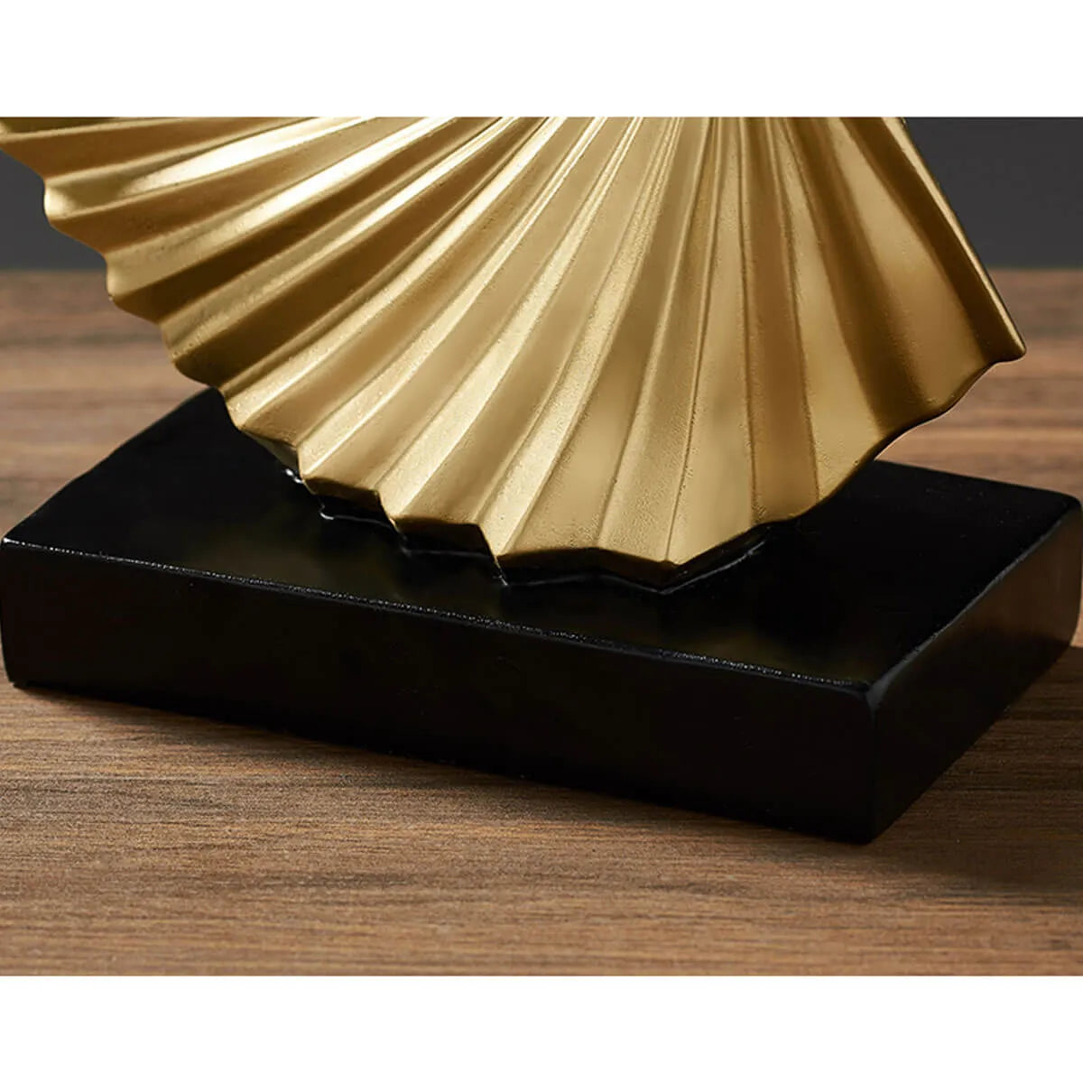 Moderne Abstrakte Skulptur Gold – Stilvolles Kunstwerk Für Ihr Zuhause 2