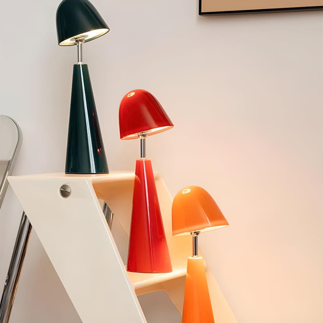 **Moderne Kabellose Tischlampe Kegelschirm – Künstlerisches Licht für Jeden Raum** 1